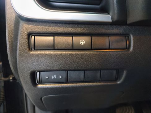 Used 2021 Nissan Rogue SV image 13