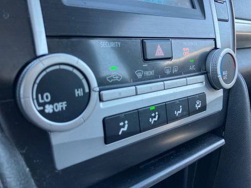 Used 2014 Toyota Camry SE image 21