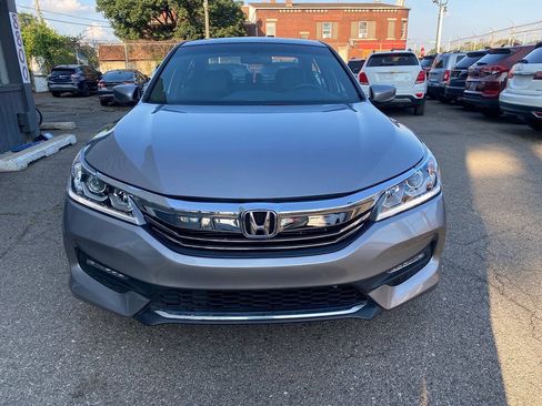 Used 2017 Honda Accord LX image 3