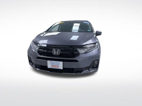 Used 2025 Honda Odyssey Touring image 3