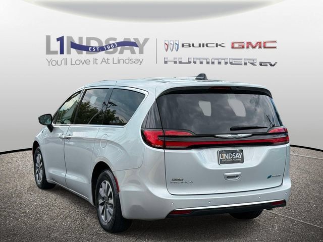 Used 2024 Chrysler Pacifica Limited FWD image 4