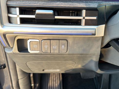 Used 2025 Hyundai Santa Fe Limited FWD image 20