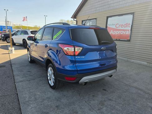 Used 2017 Ford Escape SE w/ Equipment Group 201A FWD image 8