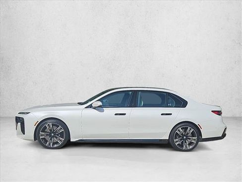 Used 2025 BMW 760i xDrive w/ Executive Package AWD/4WD image 9