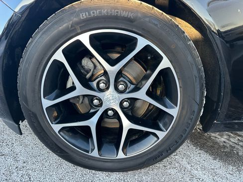 Used 2017 Buick Regal Sport Touring image 15