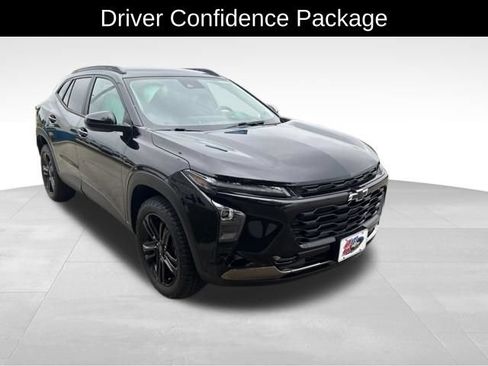 Certified 2025 Chevrolet Trax ACTIV w/ Driver Confidence Package FWD image 4