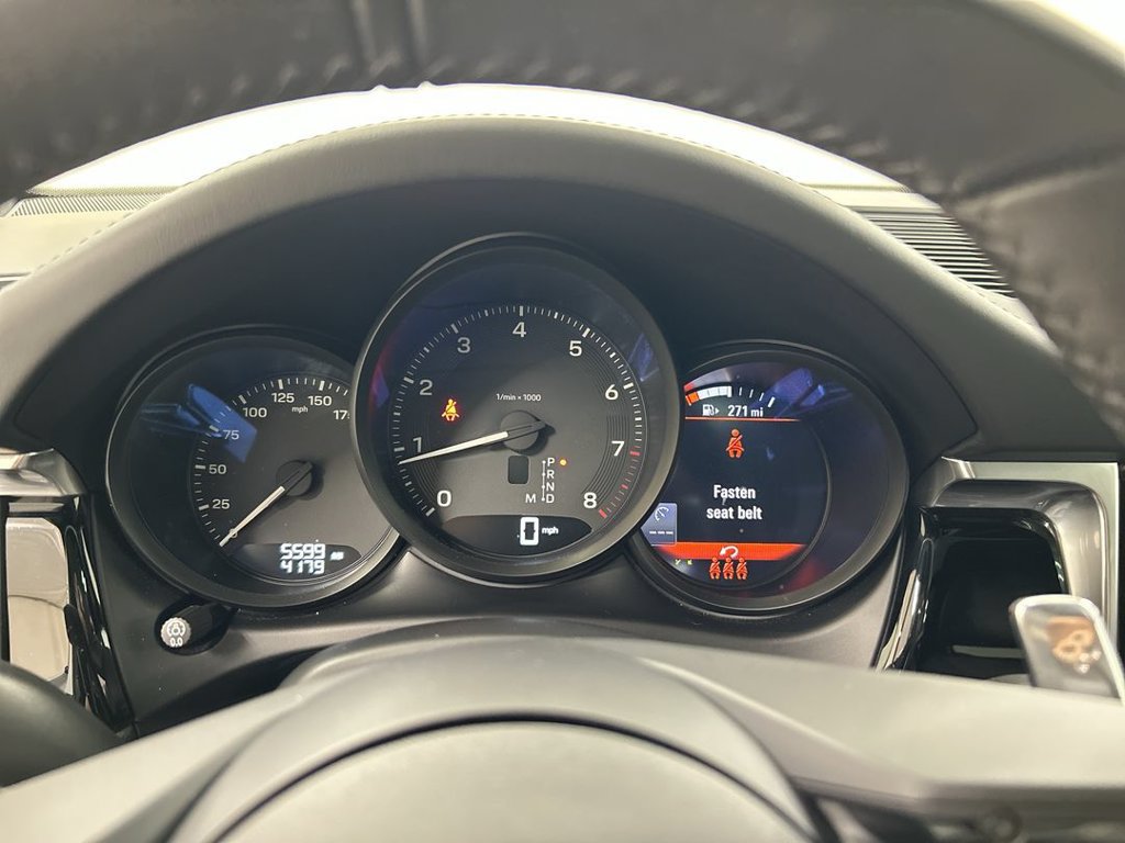 Certified 2026 Porsche Macan AWD/4WD image 13