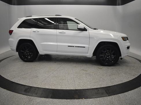 Used 2021 Jeep Grand Cherokee Altitude image 10