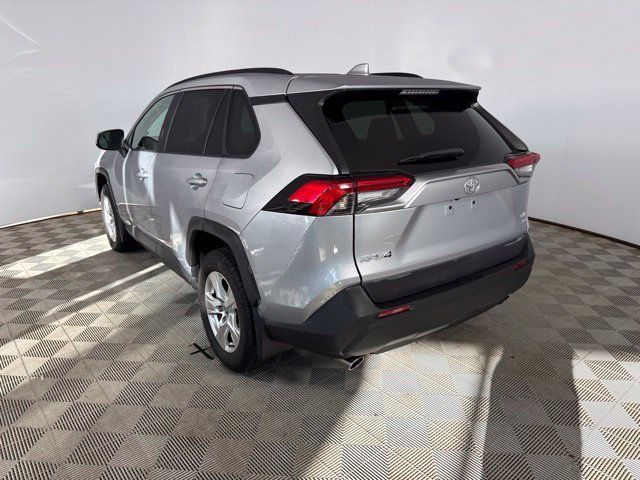 Used 2021 Toyota RAV4 XLE AWD/4WD image 5