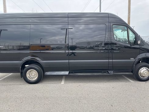 Used 2023 Mercedes-Benz Sprinter 3500 image 28