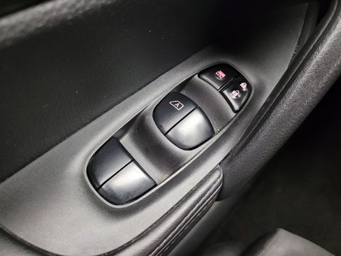 Used 2019 Nissan Rogue Sport S AWD/4WD image 27
