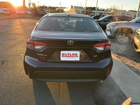Certified 2023 Toyota Corolla LE image 4