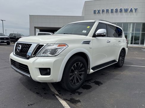 Used 2020 Nissan Armada Platinum w/ Captain's Chairs Package AWD/4WD image 10