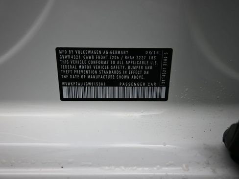 Used 2016 Volkswagen e-Golf SE w/ DC Fast Charging Package image 18