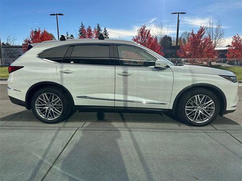 Used 2023 Acura MDX SH-AWD w/ Advance Package image 6