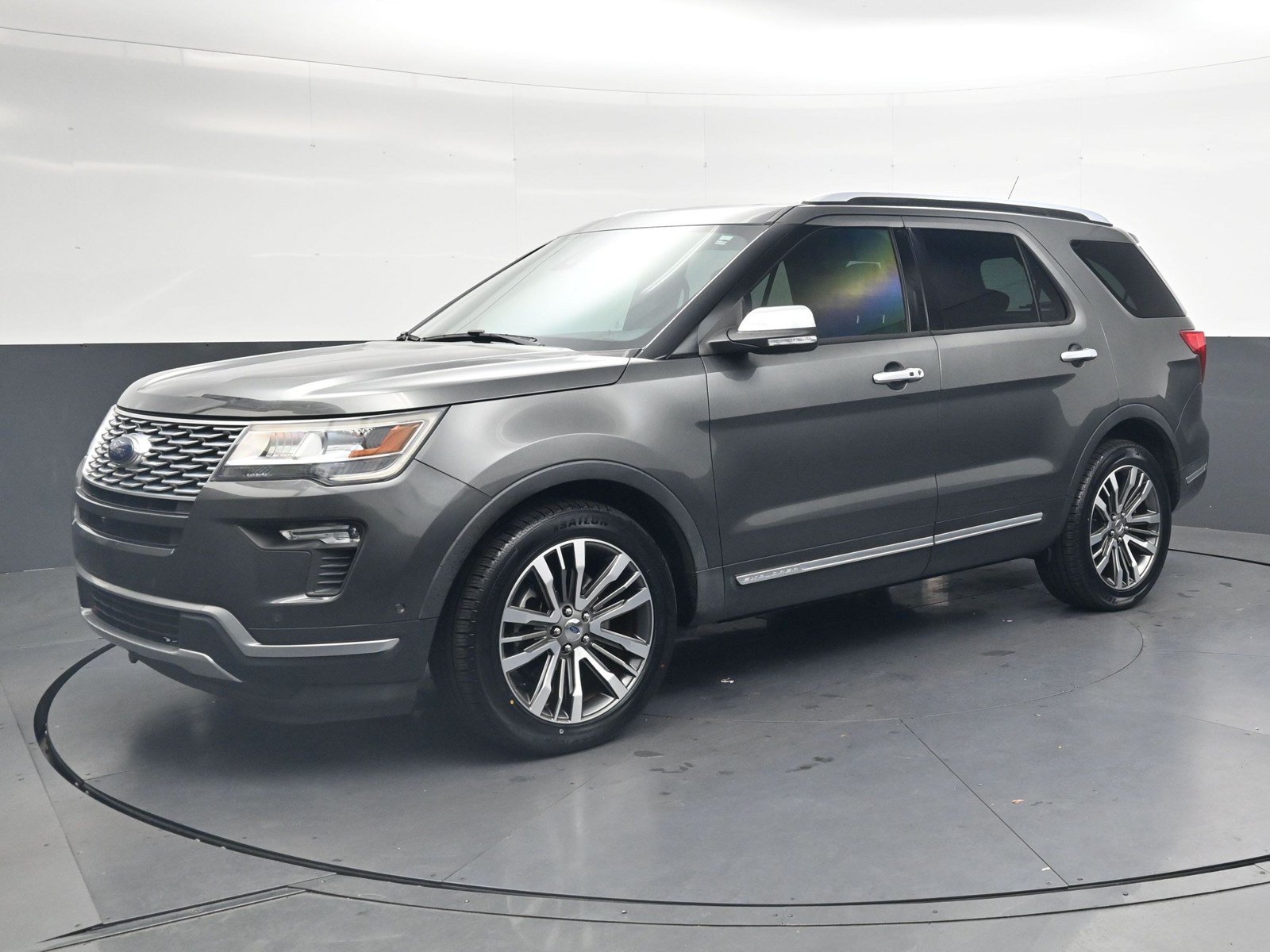 Used 2018 Ford Explorer Platinum AWD/4WD image 8