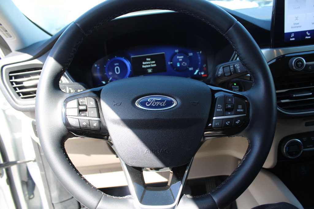 Used 2021 Ford Escape Titanium w/ Class II Trailer Tow Package FWD image 28