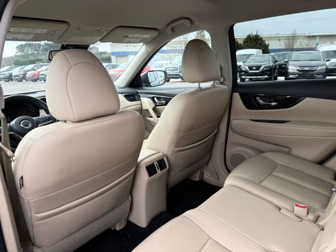 Used 2020 Nissan Rogue SL image 21