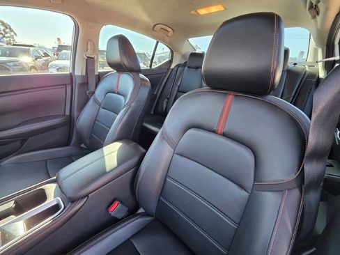 Used 2022 Nissan Sentra SR w/ Trunk Package image 11