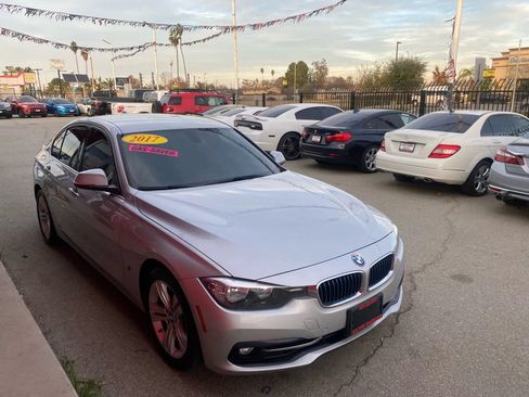Used 2017 BMW 330e w/ Driver Assistance Package RWD image 3