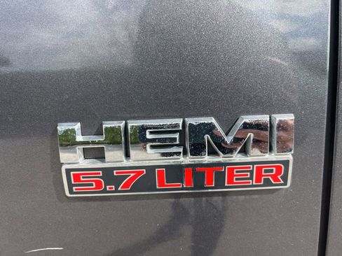 Used 2017 RAM 1500 Express image 30