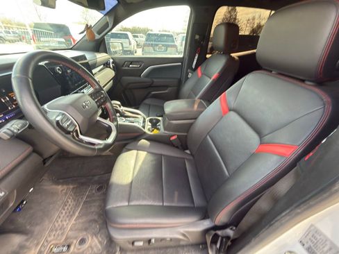 Used 2023 Chevrolet Colorado Z71 w/ Z71 Convenience Package 2 image 6