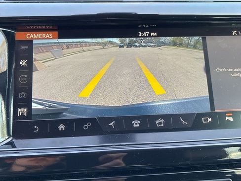 Used 2018 Land Rover Discovery HSE AWD/4WD image 8