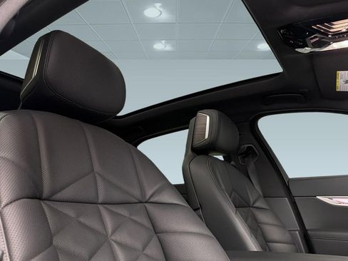 Used 2024 BMW 740i 740i w/ Premium Package image 14