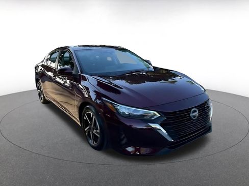 Used 2025 Nissan Sentra SV image 3