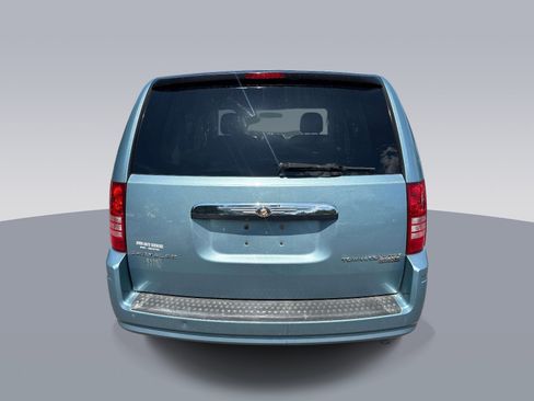 Used 2010 Chrysler Town & Country LX w/ PWR Convenience Group FWD image 4