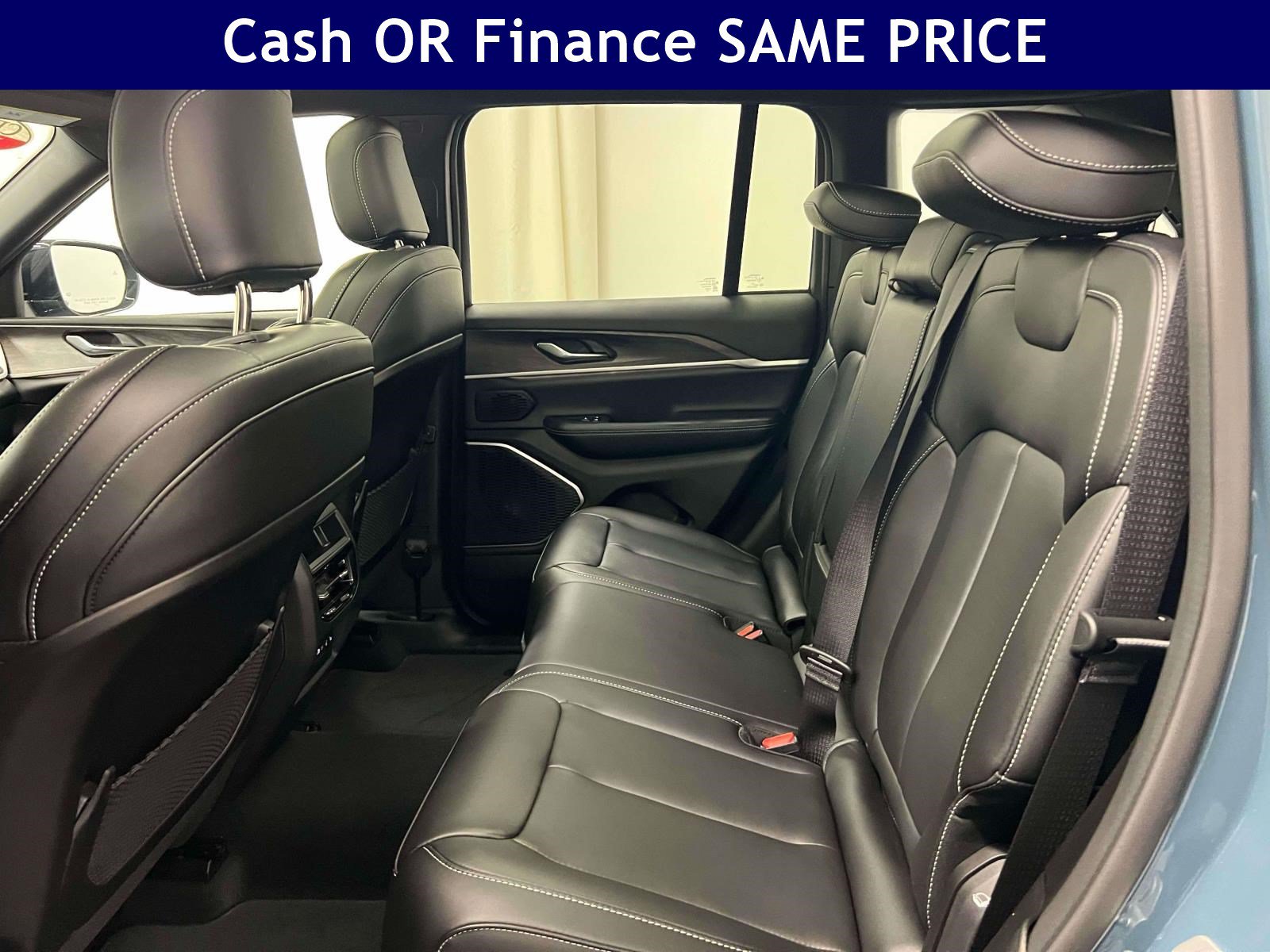 Used 2026 Jeep Grand Cherokee Limited w/ Limited Altitude Package AWD/4WD image 10