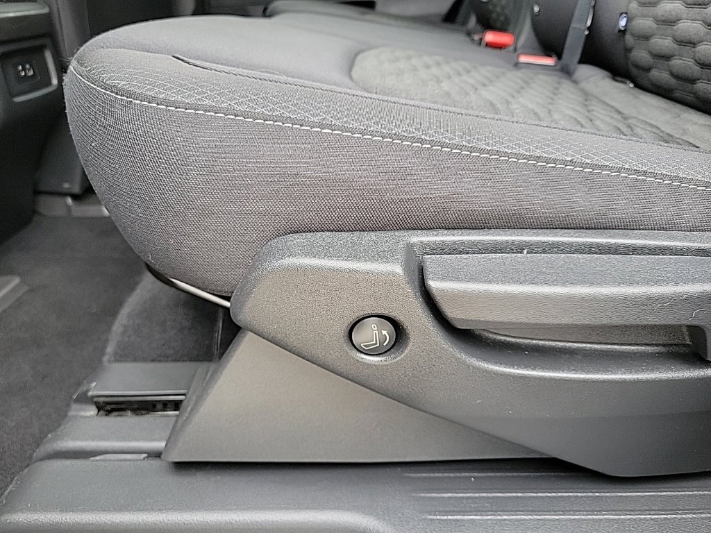 Used 2022 Nissan Pathfinder SV AWD/4WD image 13