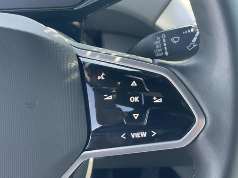 Certified 2023 Volkswagen ID.4 Pro RWD image 10