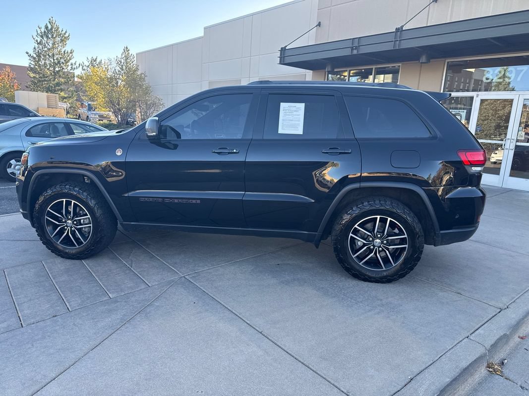 Used 2018 Jeep Grand Cherokee Trailhawk w/ Trailhawk Luxury Group AWD/4WD image 11