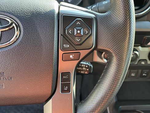 Certified 2021 Toyota Tacoma TRD Off-Road w/ Technology Package AWD/4WD image 21