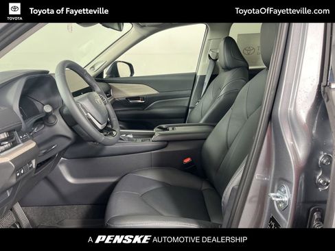 New 2026 Toyota Grand Highlander FWD image 22