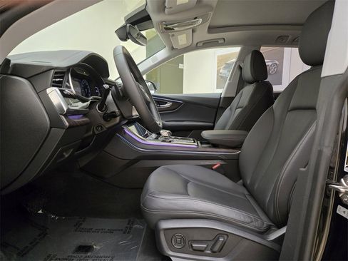 Used 2023 Audi Q8 Prestige image 16