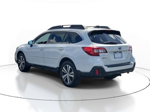 Used 2018 Subaru Outback 3.6R Limited image 4
