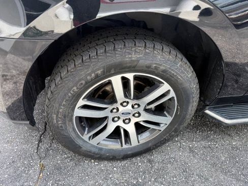 Used 2022 Ford Expedition Max Limited AWD/4WD image 9