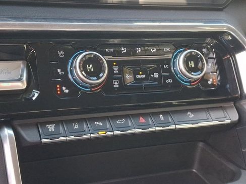 Used 2025 GMC Sierra 2500 Denali w/ Denali Reserve Package image 15