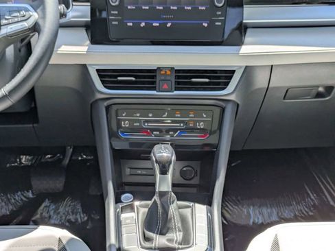 New 2026 Volkswagen Taos SE FWD image 19