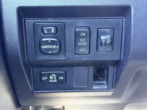 Used 2014 Toyota Tundra SR AWD/4WD image 7