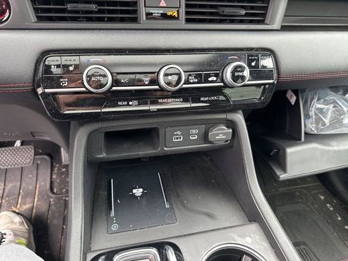 Certified 2025 Honda Pilot Black Edition image 22