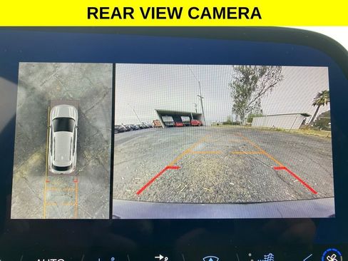 Used 2025 Chevrolet Equinox EV LT w/ Convenience Package image 8