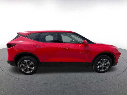 Used 2025 Chevrolet Blazer LT FWD image 16