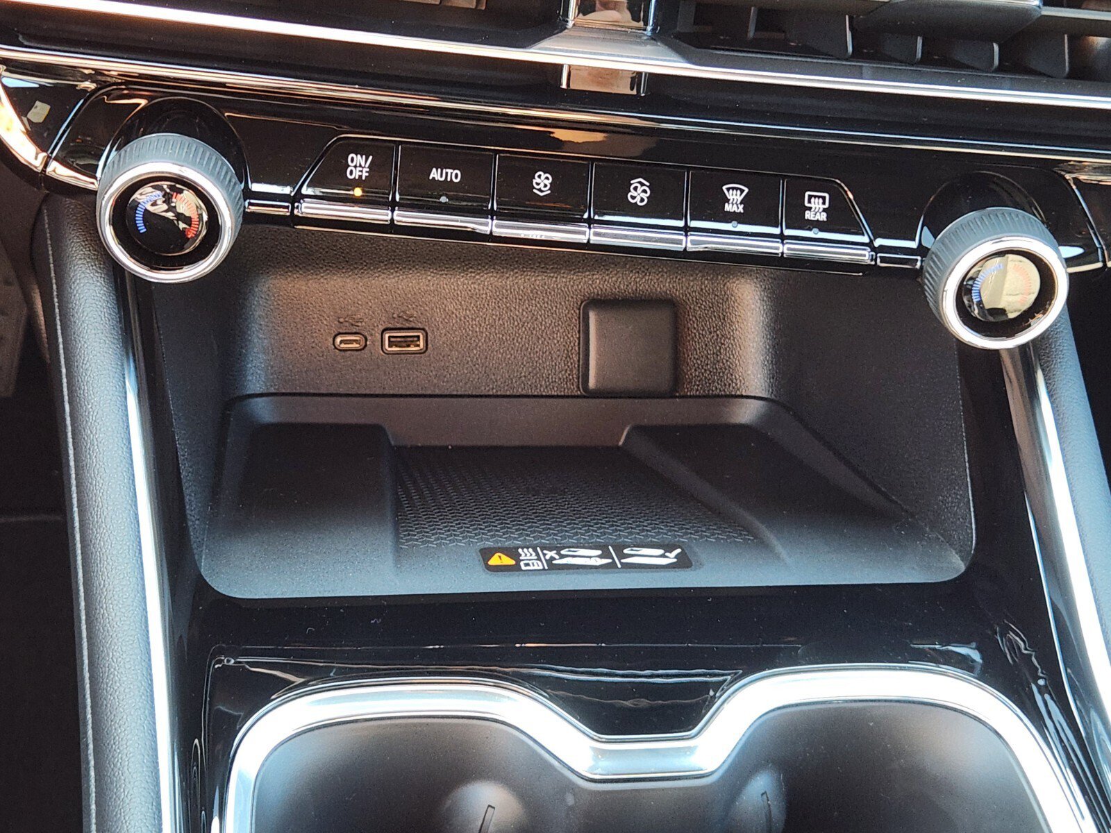 New 2026 Chevrolet Traverse LT w/ Enhanced Driving Package FWD image 16