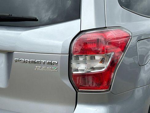 Used 2015 Subaru Forester 2.5i Premium w/ All-Weather Package image 9