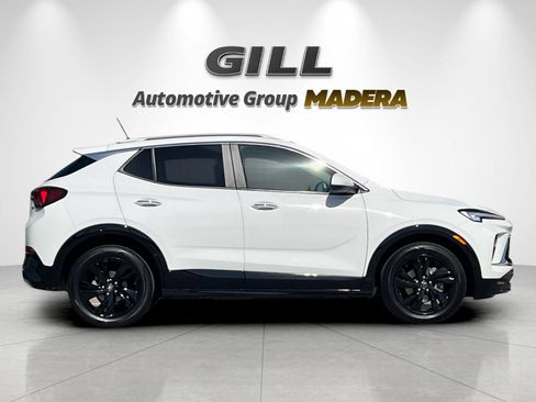 Used 2024 Buick Encore GX Sport Touring FWD image 2
