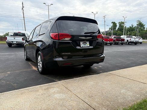 Used 2024 Chrysler Voyager LX FWD image 11