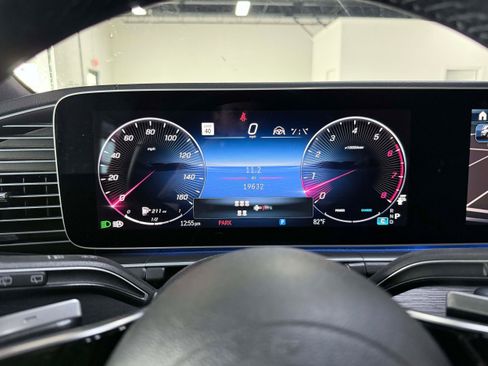 Used 2025 Mercedes-Benz GLS 450 4MATIC image 21